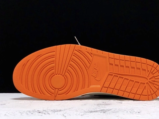 Official Maikesneakers 555088-113 Away Backboard Shattered Jordan Air 1 0812